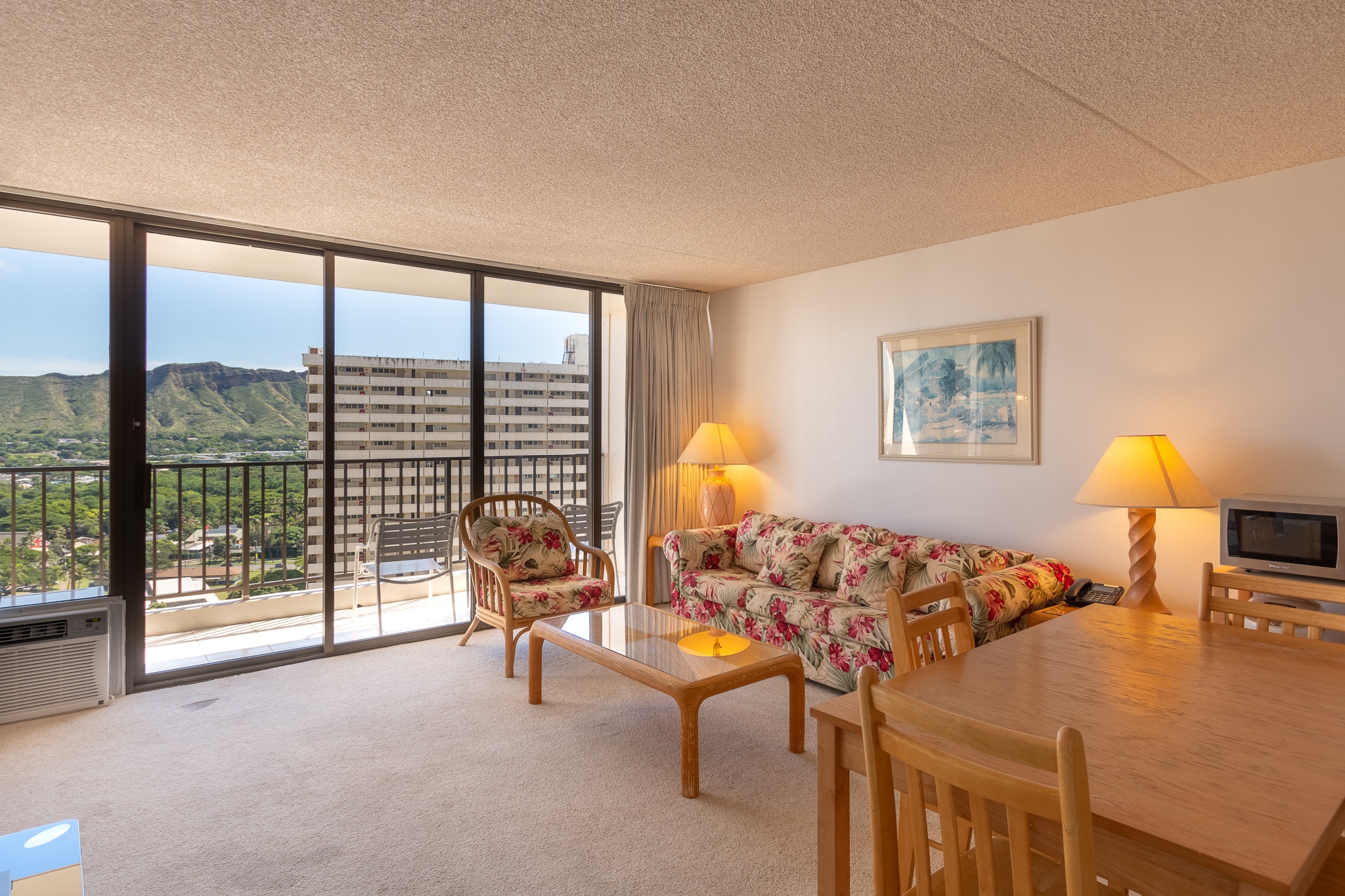 23rd Floor Waikiki Banyan Condo Only One Block from Beach! RedAwning