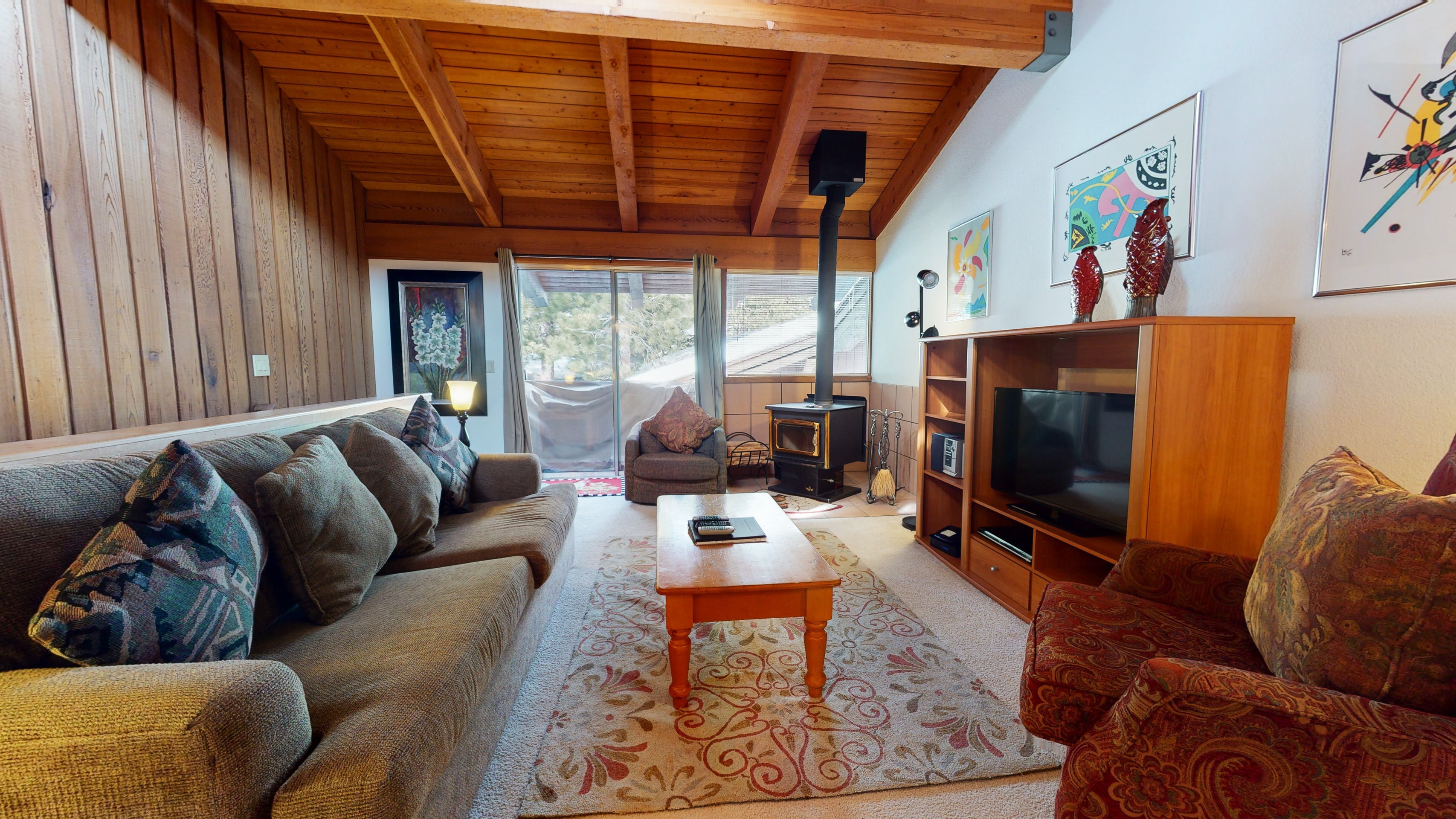 Mammoth Estates 133 Light and Bright Family favorite with Spacious