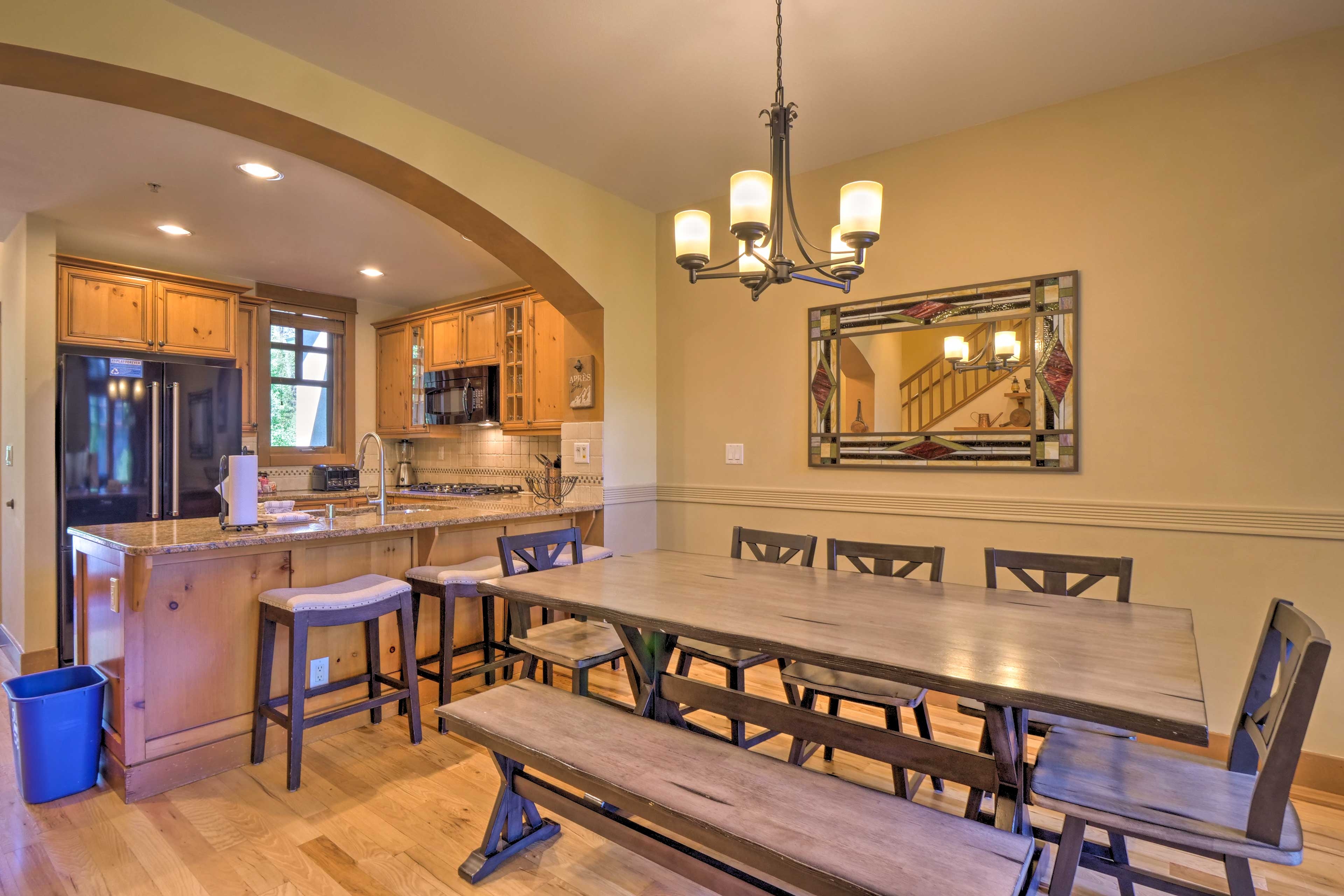 Union Creek 3 Bedroom Townhome 124C RedAwning