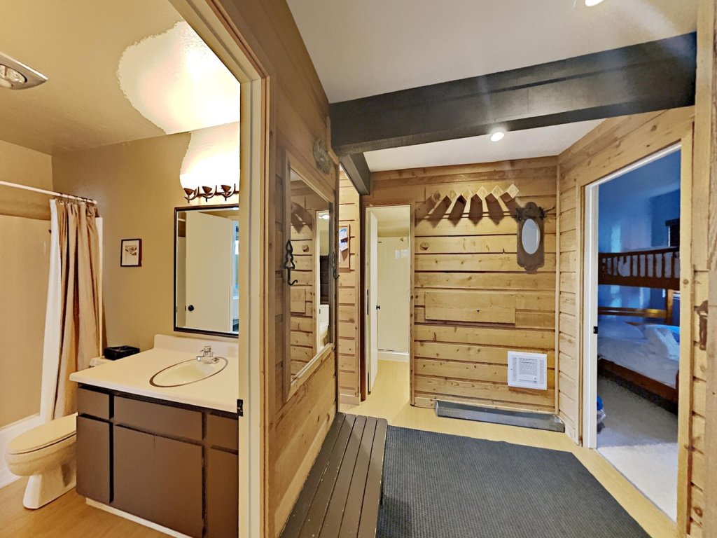 Condo with Great Views - Close to all Mammoth Recreation! (Unit 543 at 1849) Vacation Rental in Mammoth Lakes - RedAwning