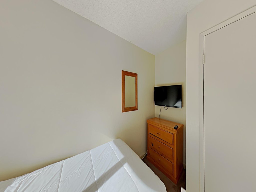Spacious Condo Great For Friends & Families - Onsite Ski and Snowboard Rentals (Unit 571 at 1849) Vacation Rental in Mammoth Lakes - RedAwning