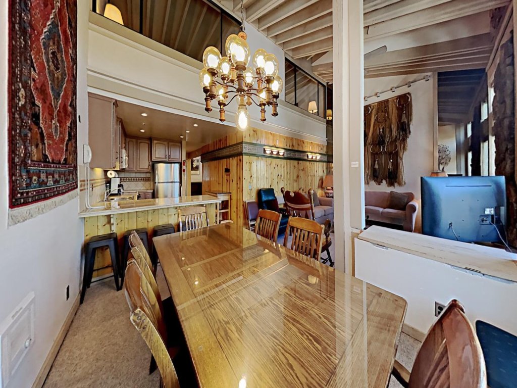 Comfortable 4 Bdrm Condo with Easy Access to Mammoth Mountain, lifts, and the Village Gondola (Unit 632 at 1849) Vacation Rental in Mammoth Lakes - RedAwning