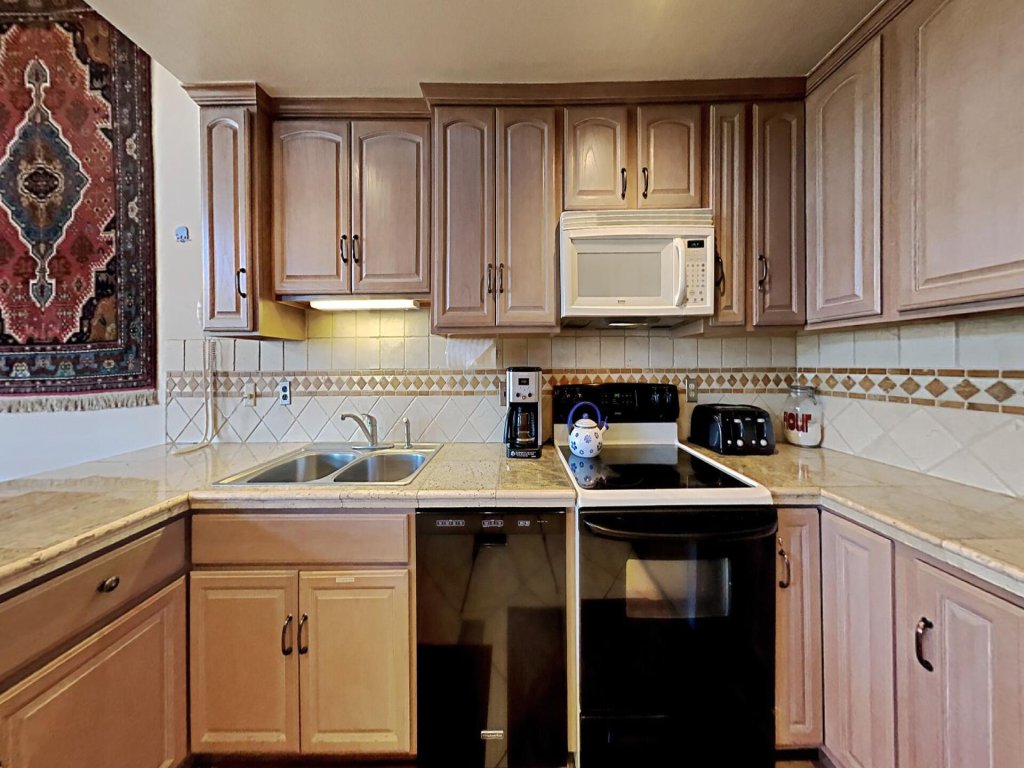 Comfortable 4 Bdrm Condo with Easy Access to Mammoth Mountain, lifts, and the Village Gondola (Unit 632 at 1849) Vacation Rental in Mammoth Lakes - RedAwning