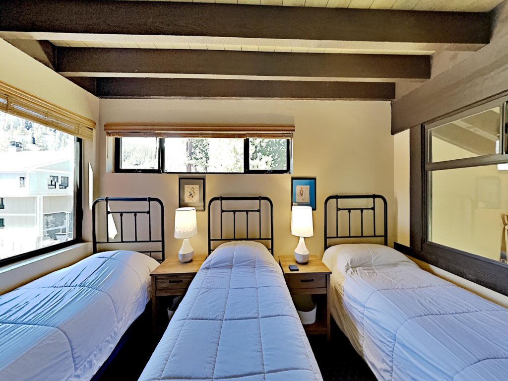 Remodeled Spacious Condo - Next to Car Charging, Hot Tubs, Village Gondola (Unit 672 at 1849) Vacation Rental in Mammoth Lakes - RedAwning