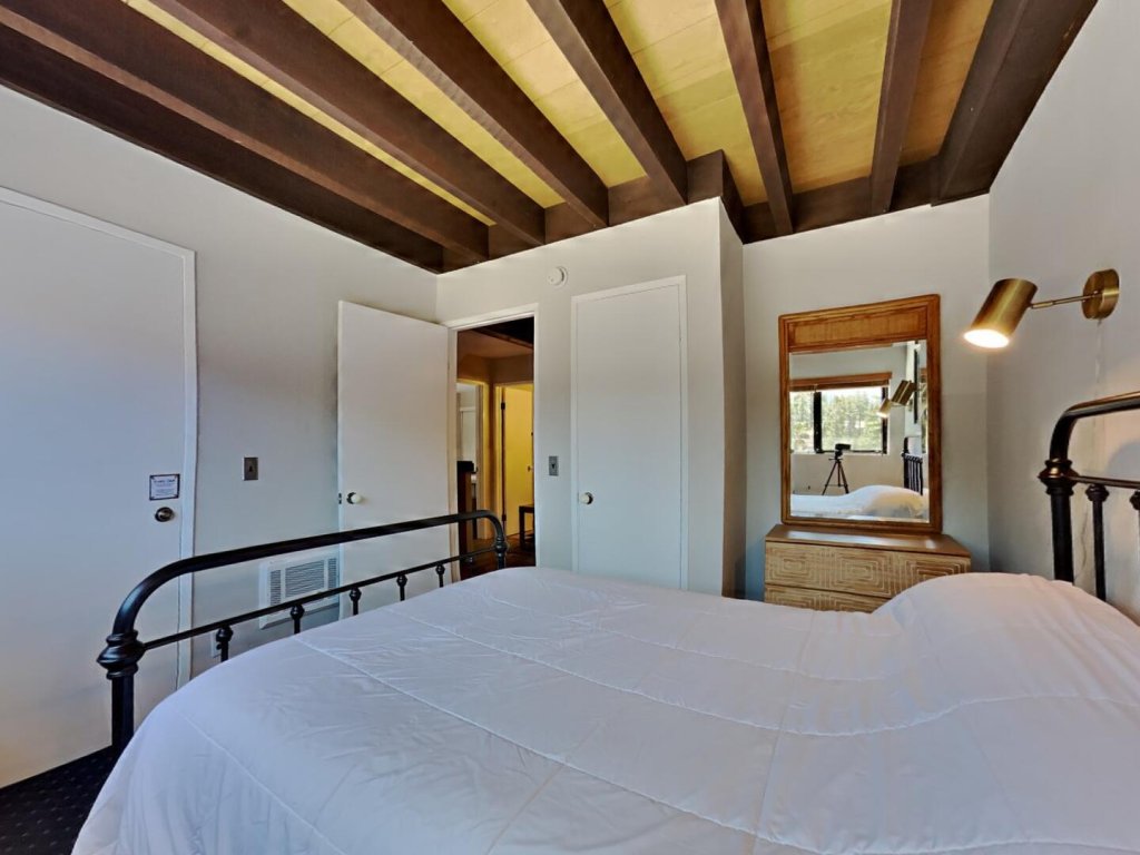 Remodeled Spacious Condo - Next to Car Charging, Hot Tubs, Village Gondola (Unit 672 at 1849) Vacation Rental in Mammoth Lakes - RedAwning