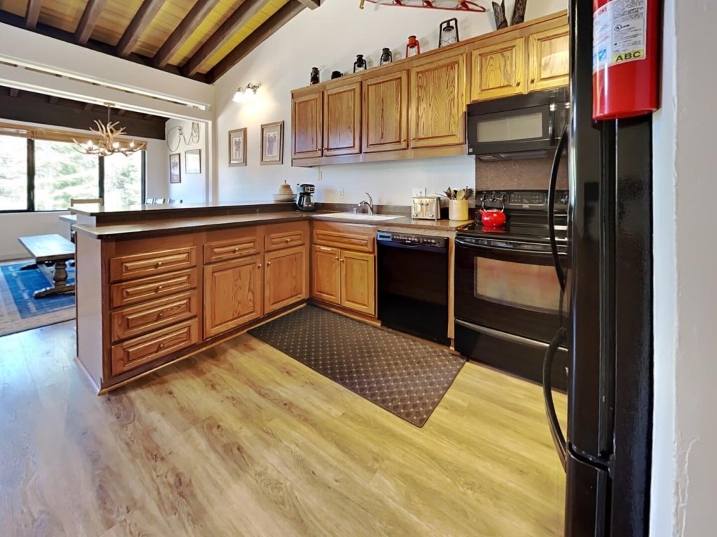 Remodeled Spacious Condo - Next to Car Charging, Hot Tubs, Village Gondola (Unit 672 at 1849) Vacation Rental in Mammoth Lakes - RedAwning