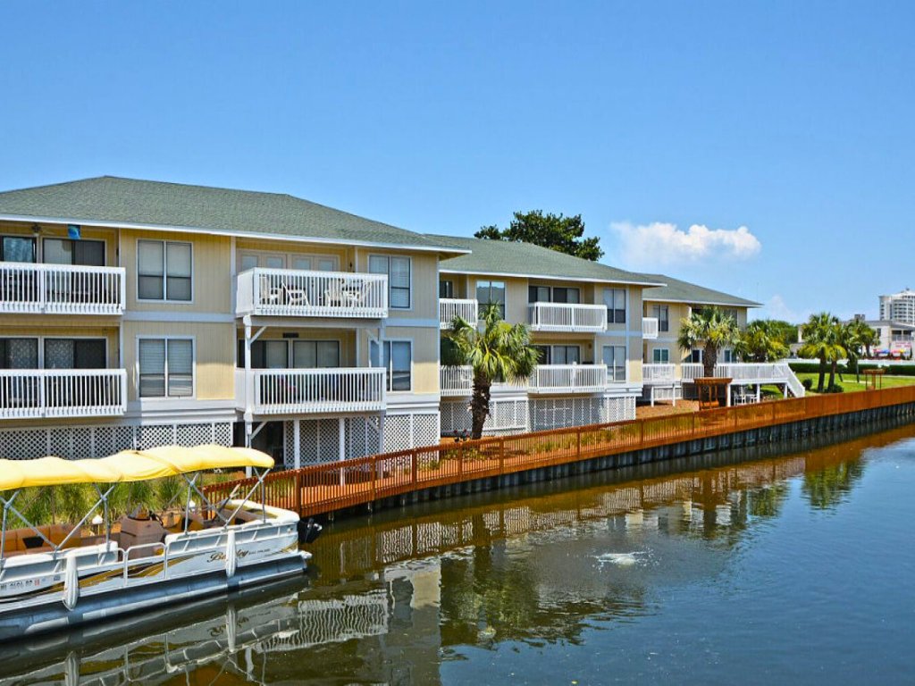 Cajun Fun 1060 Vacation Rental in Destin - RedAwning