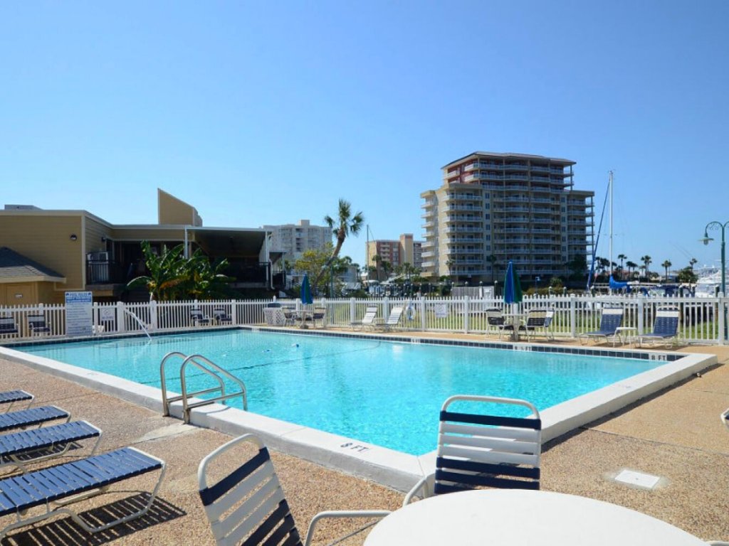 Cajun Fun 1060 Vacation Rental in Destin - RedAwning