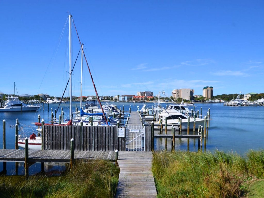 Cajun Fun 1060 Vacation Rental in Destin - RedAwning