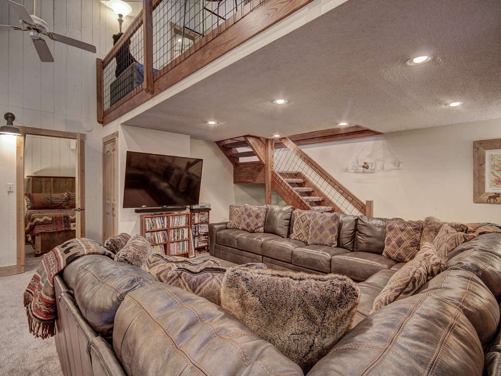 CM416 7BR Copper Mtn Inn Vacation Rental in Copper Mountain - RedAwning