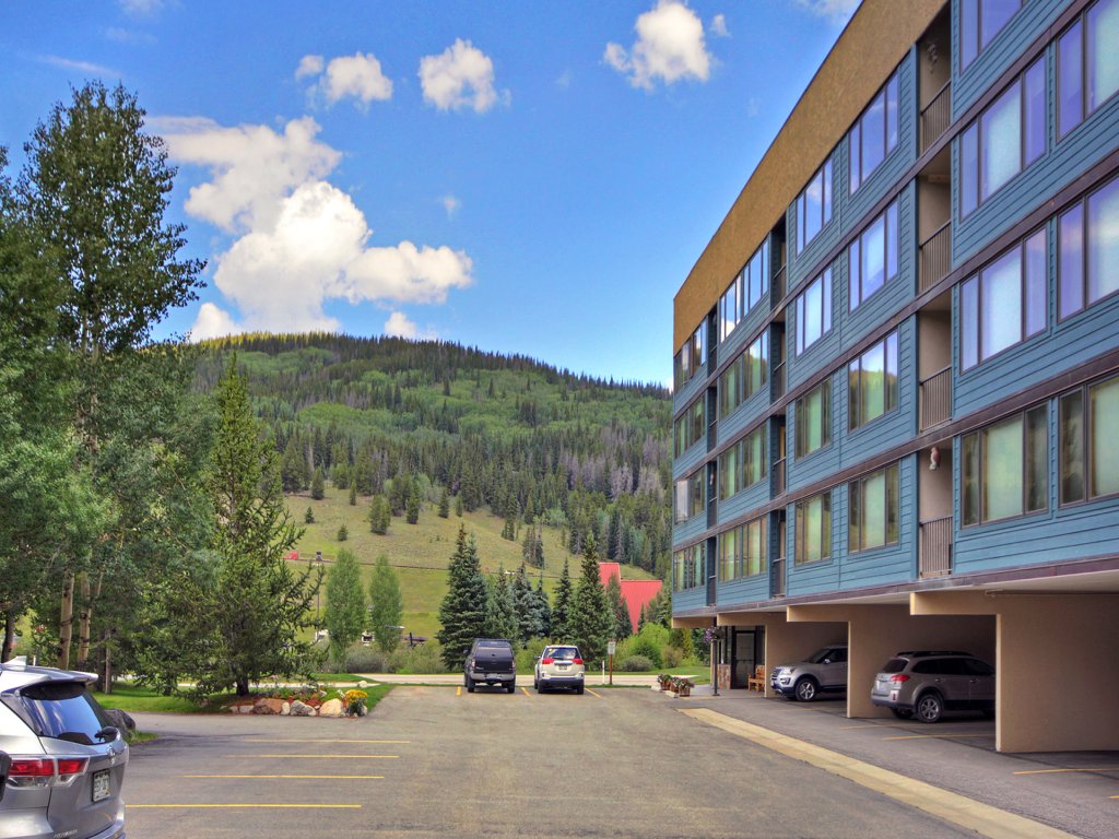 Timeless Classic Ski Condo - SH404 Vacation Rental in Copper Mountain - RedAwning