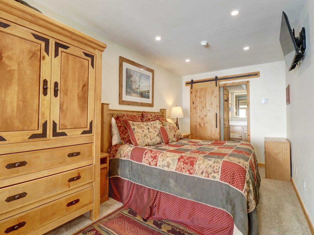 Amazing Ski in-out Condo With Mountain Views - FP114 Vacation Rental in Copper Mountain - RedAwning
