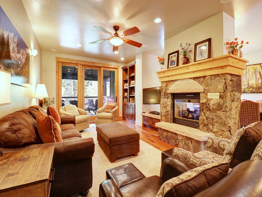 Short Walk to Ski Lift & Private Hot tub - 39C Vacation Rental in Copper Mountain - RedAwning