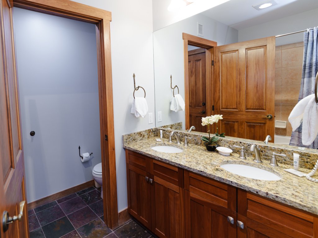 2296 Red Hawk Lodge Vacation Rental in Keystone - RedAwning