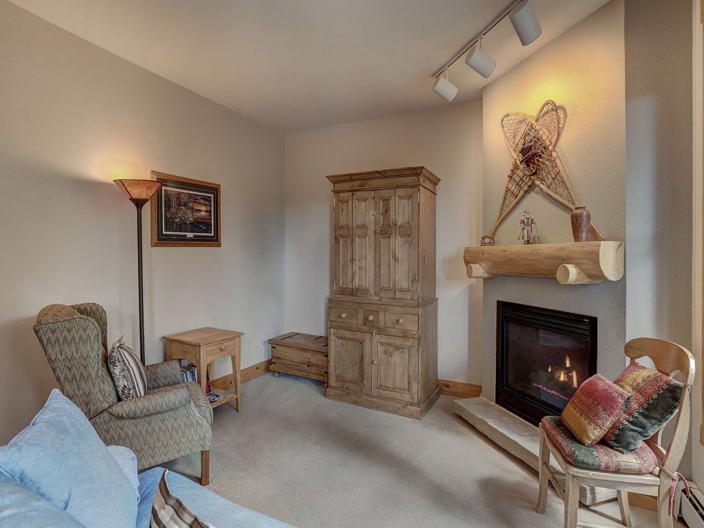 8757 Trappers Crossing Vacation Rental in Keystone - RedAwning