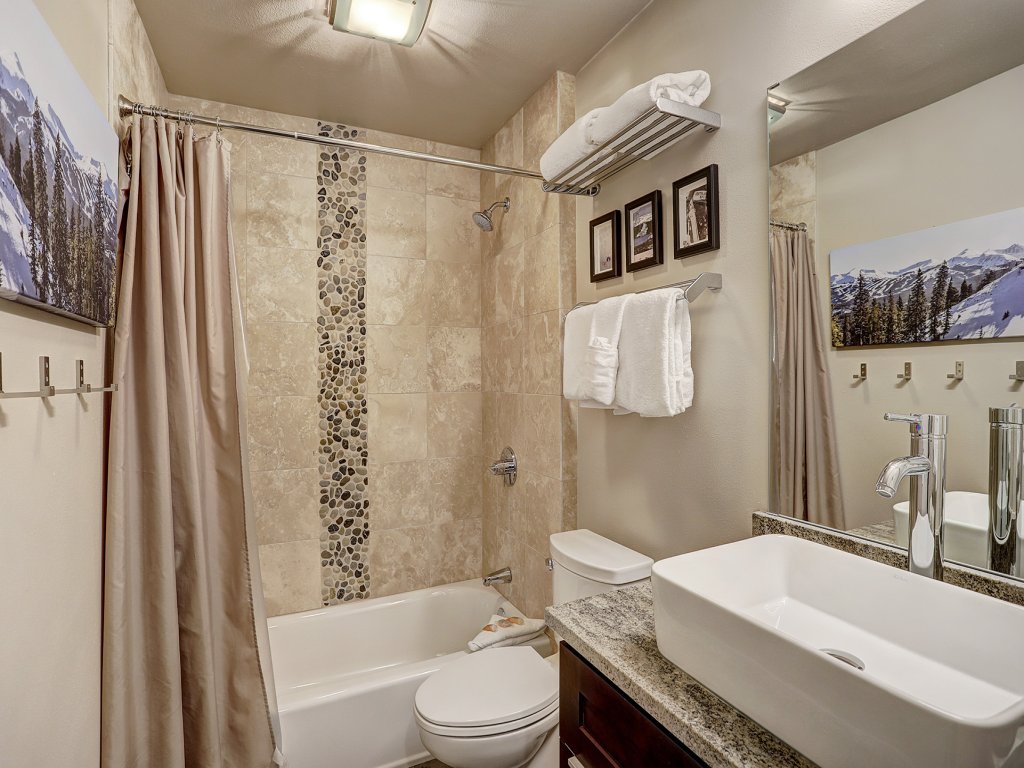 1127 Flying Dutchman Vacation Rental in Keystone - RedAwning