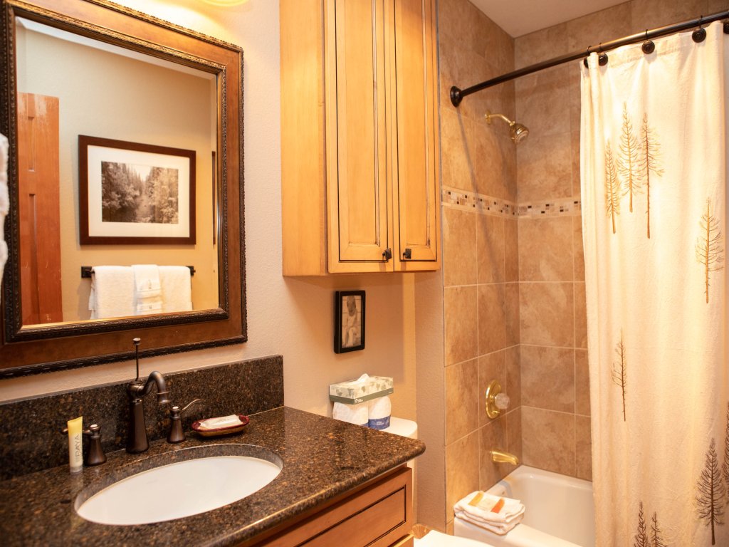 13 Bear Tree Court Vacation Rental in Keystone - RedAwning