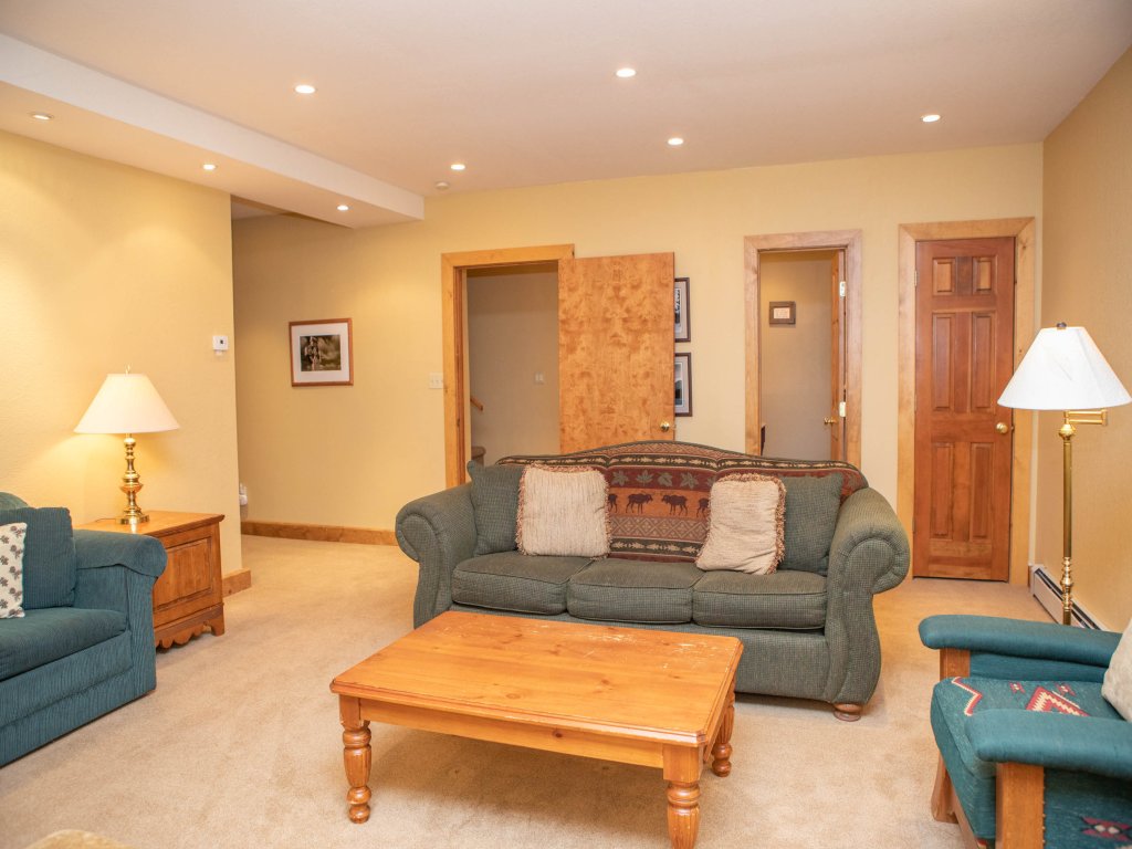13 Bear Tree Court Vacation Rental in Keystone - RedAwning