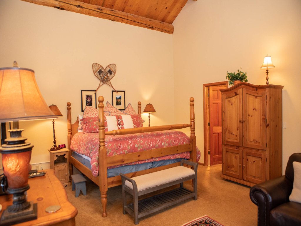 13 Bear Tree Court Vacation Rental in Keystone - RedAwning