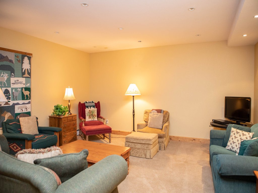 13 Bear Tree Court Vacation Rental in Keystone - RedAwning