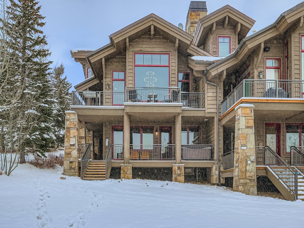 Lucky Star 2 Ski In Out Deer Valley Retreat Hot Tub and Views Vacation Rental in Park City - RedAwning