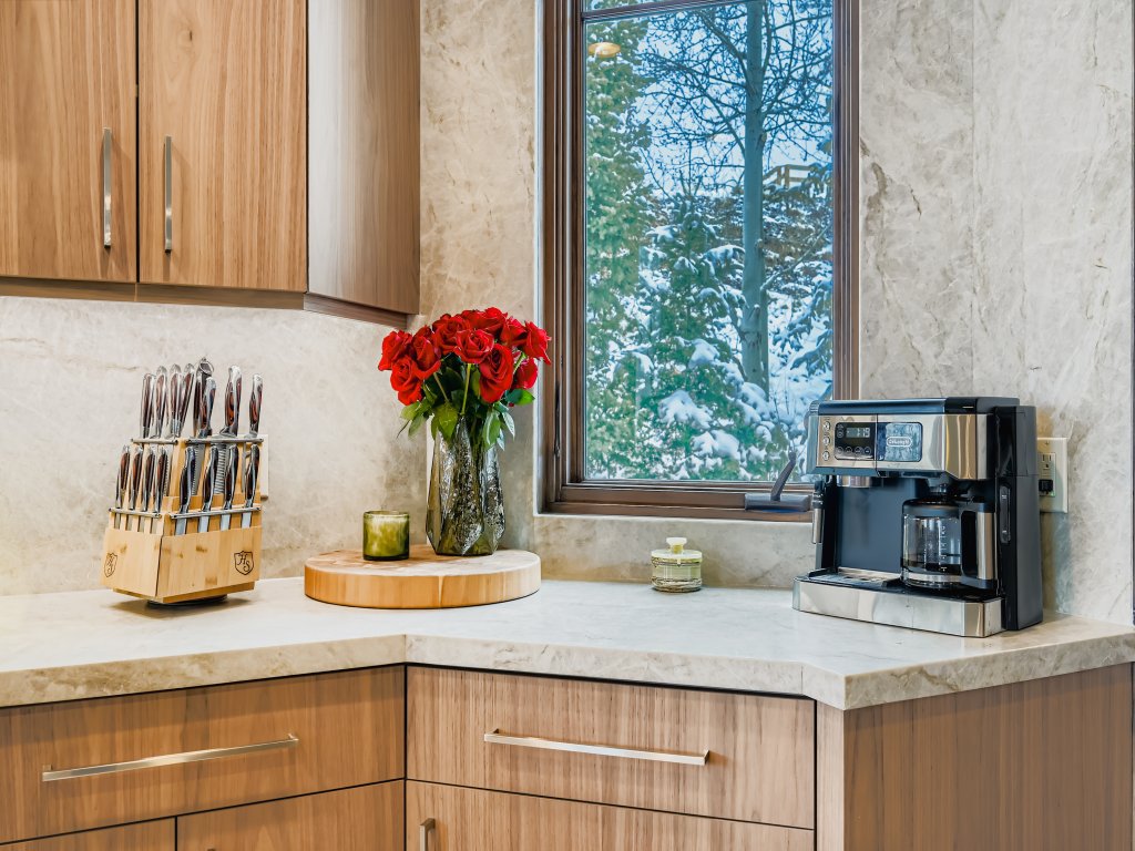 Lucky Star 2 Ski In Out Deer Valley Retreat Hot Tub and Views Vacation Rental in Park City - RedAwning