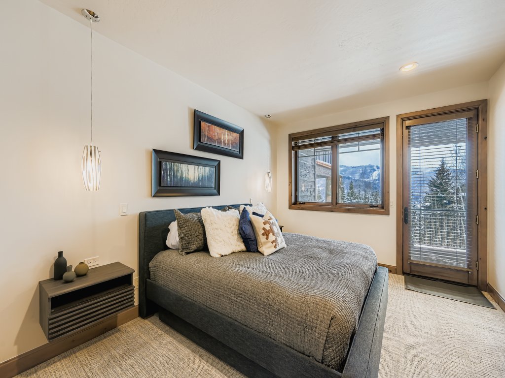 Lucky Star 2 Ski In Out Deer Valley Retreat Hot Tub and Views Vacation Rental in Park City - RedAwning