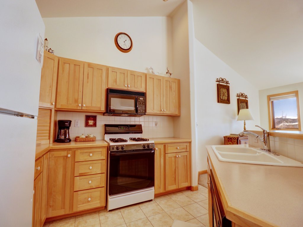 Sauterne Sanctuary 3BR 3BA Vacation Rental in Silverthorne - RedAwning
