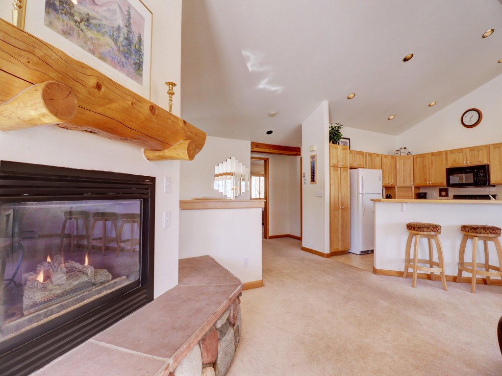 Sauterne Sanctuary 3BR 3BA Vacation Rental in Silverthorne - RedAwning