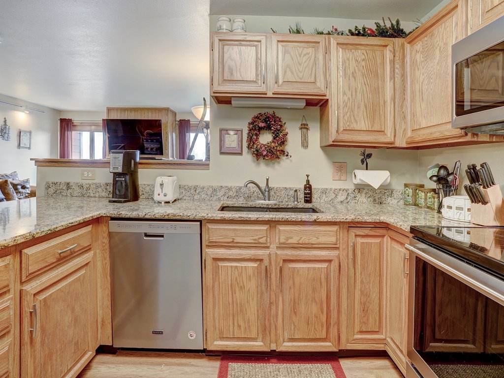 BB204 Buffalo Village 2BR 2BA Vacation Rental in Silverthorne - RedAwning