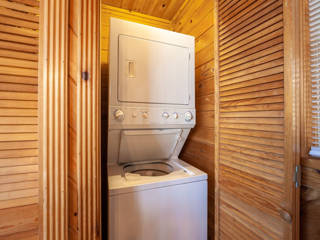 Mountain View Holy Smoky Cabin Vacation Rental in Sevierville - RedAwning