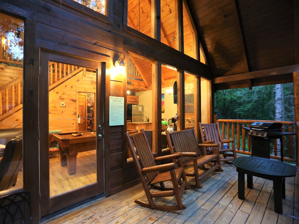 Always & Forever Vacation Rental in Sevierville - RedAwning