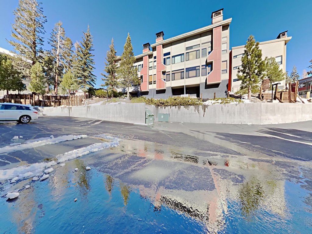 Remodeled 2 Bedroom Condo with Easy Access to Ski Adventure! (Unit 514 at 1849) Vacation Rental in Mammoth Lakes - RedAwning