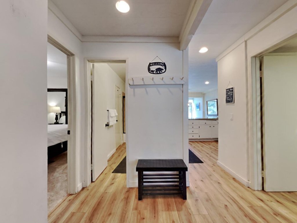 Remodeled 2 Bedroom Condo with Easy Access to Ski Adventure! (Unit 514 at 1849) Vacation Rental in Mammoth Lakes - RedAwning