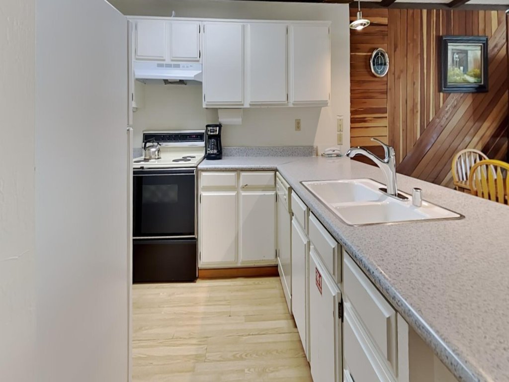 Condo with Awesome View & Easy Access to Ski Adventure! (Unit 202 at 1849) Vacation Rental in Mammoth Lakes - RedAwning