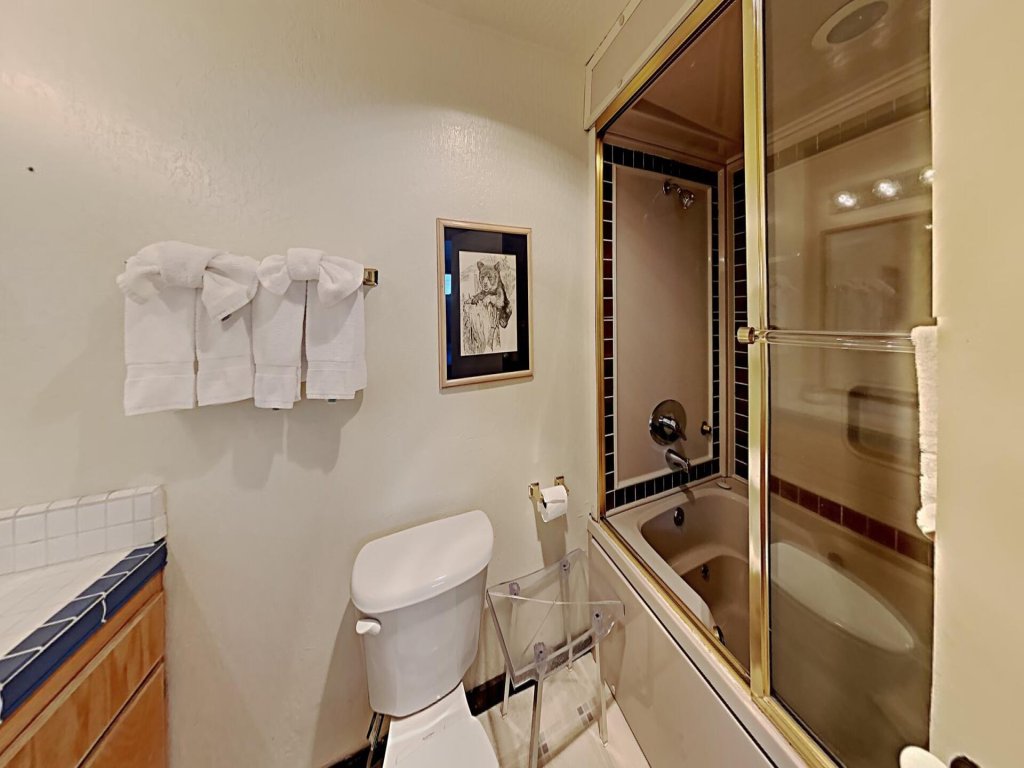 Comfortable Condo Slopeside at Mammoth | Quiet Neighborhood on Hill (Unit 634 at 1849) Vacation Rental in Mammoth Lakes - RedAwning