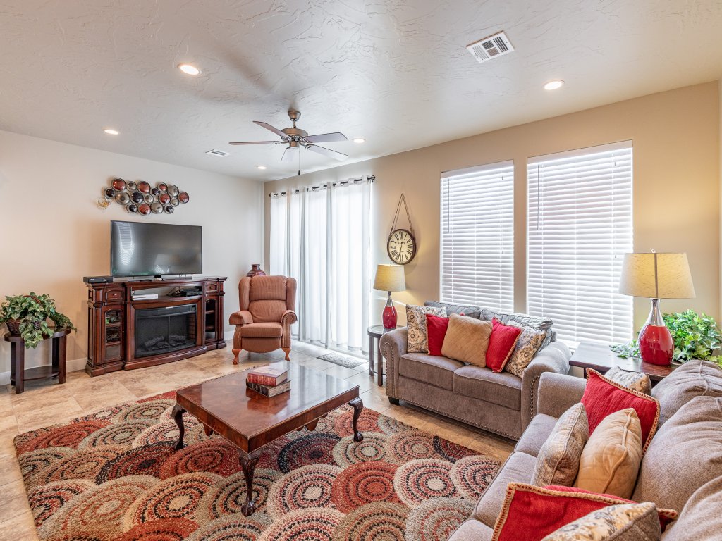 Desert Dream Vacation Rental in St. George - RedAwning