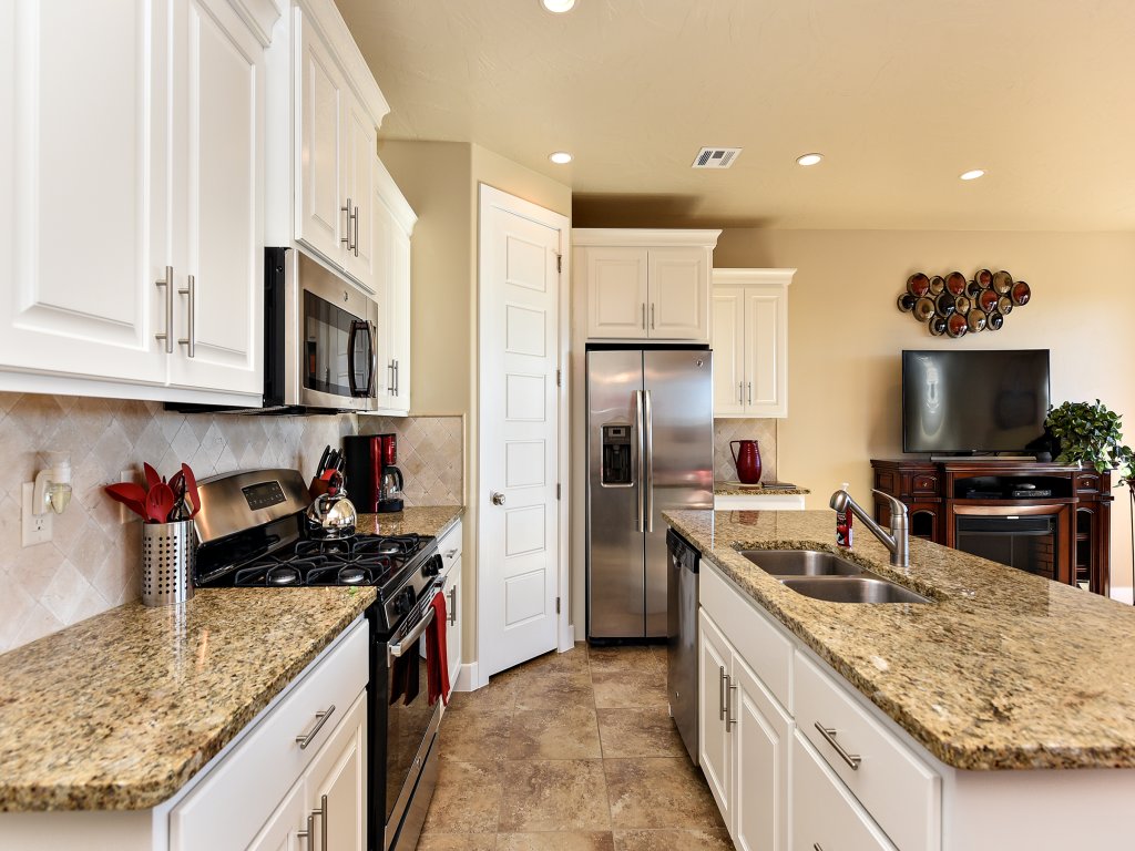 Desert Dream Vacation Rental in St. George - RedAwning