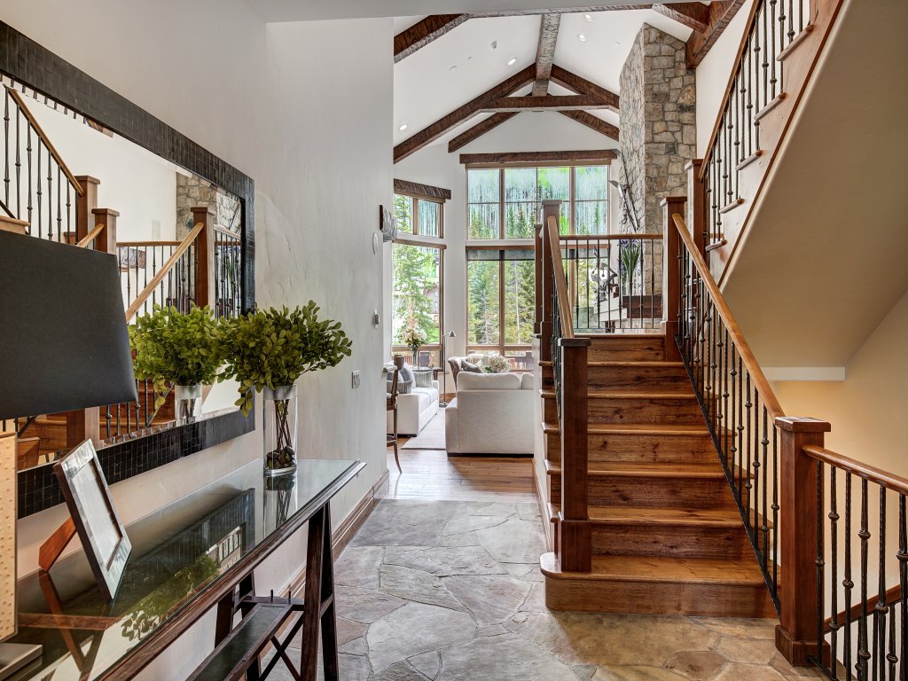 5BR Alpine Luxury Home with Private Hot Tub Save 20% on 7+ Nights! Vacation Rental in Vail - RedAwning