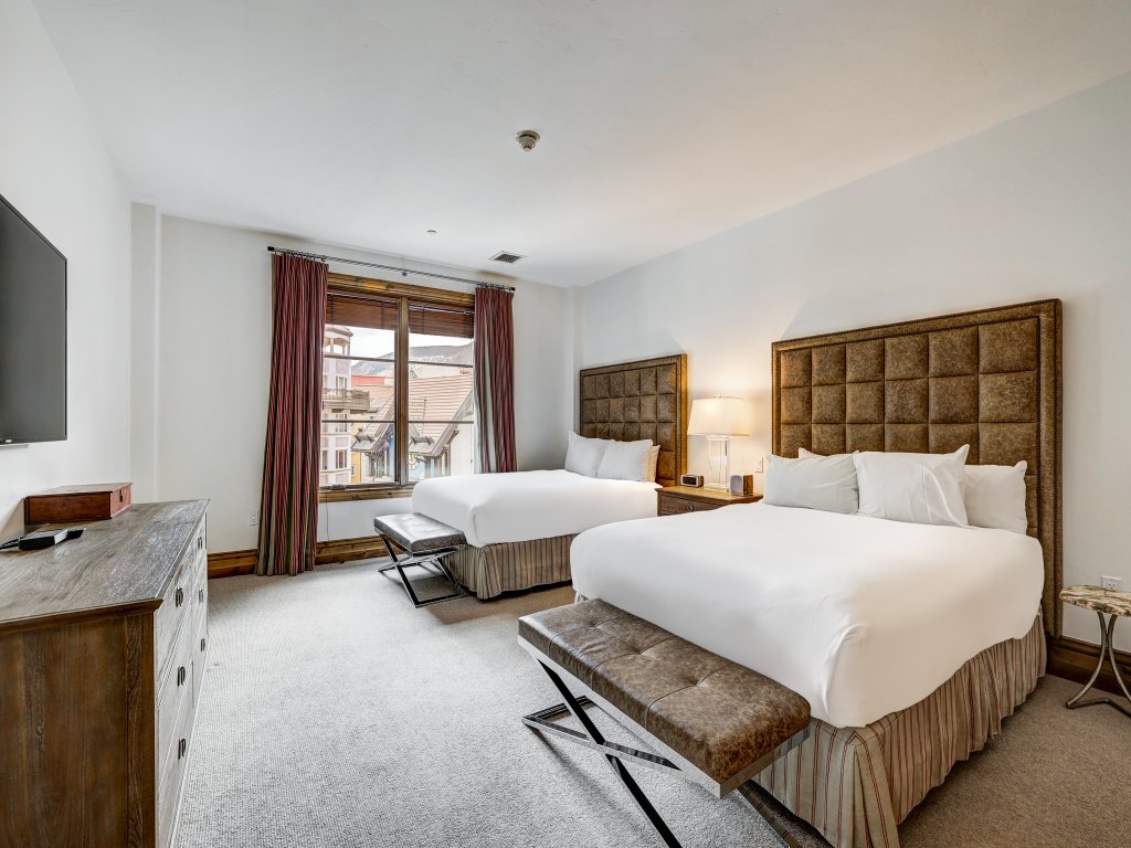 Arrabelle Luxury Mountain View 4 BR Condo- Close To The Mountain Save 20% on 7+ Nights! Vacation Rental in Vail - RedAwning