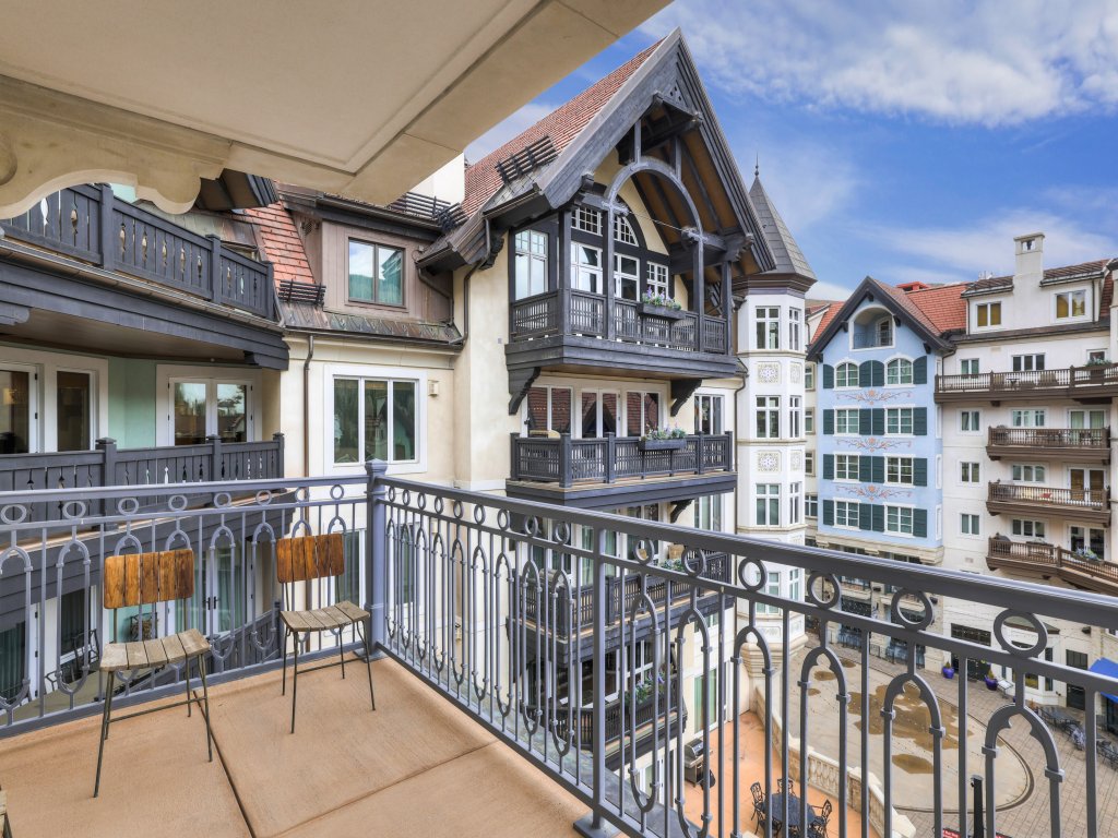 Arrabelle Luxury Mountain View 4 BR Condo- Close To The Mountain Save 20% on 7+ Nights! Vacation Rental in Vail - RedAwning