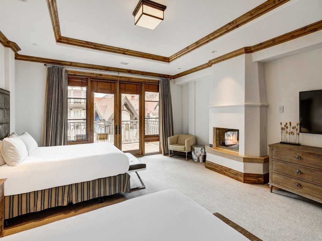 Arrabelle Luxury Mountain View 4 BR Condo- Close To The Mountain Save 20% on 7+ Nights! Vacation Rental in Vail - RedAwning