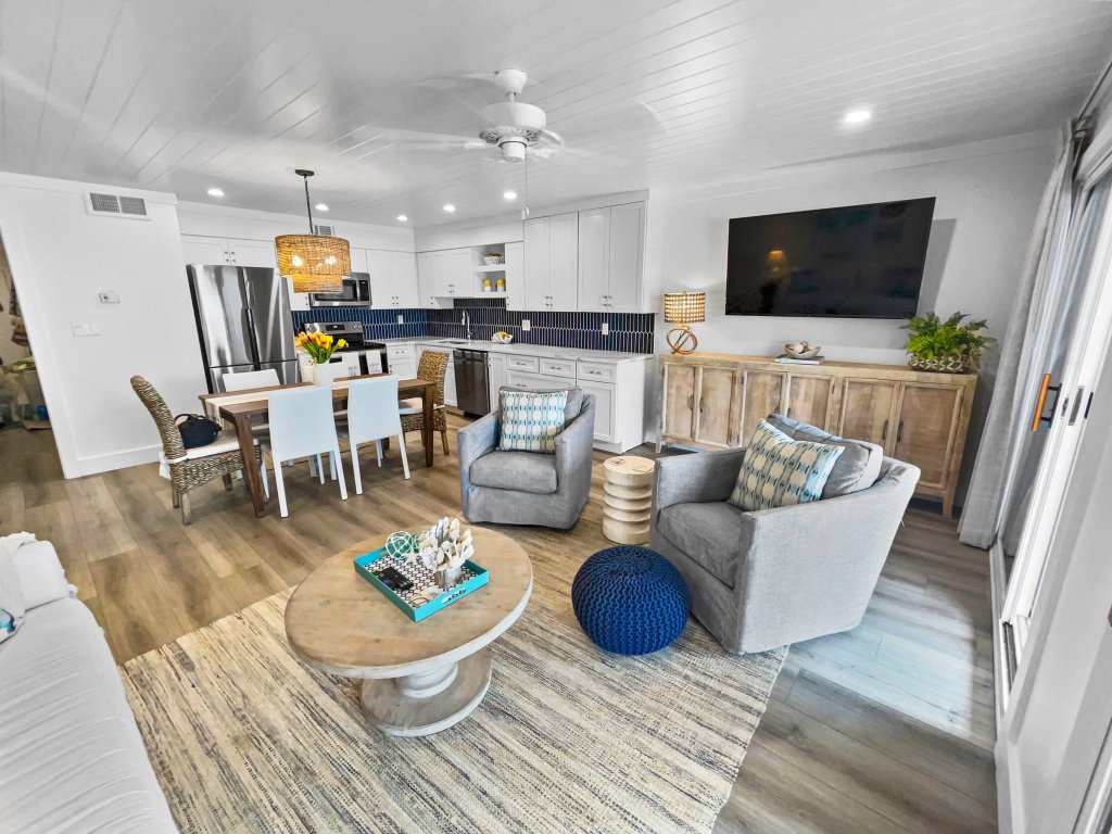 Endless Waves -208 ES Vacation Rental in Santa Rosa Beach - RedAwning