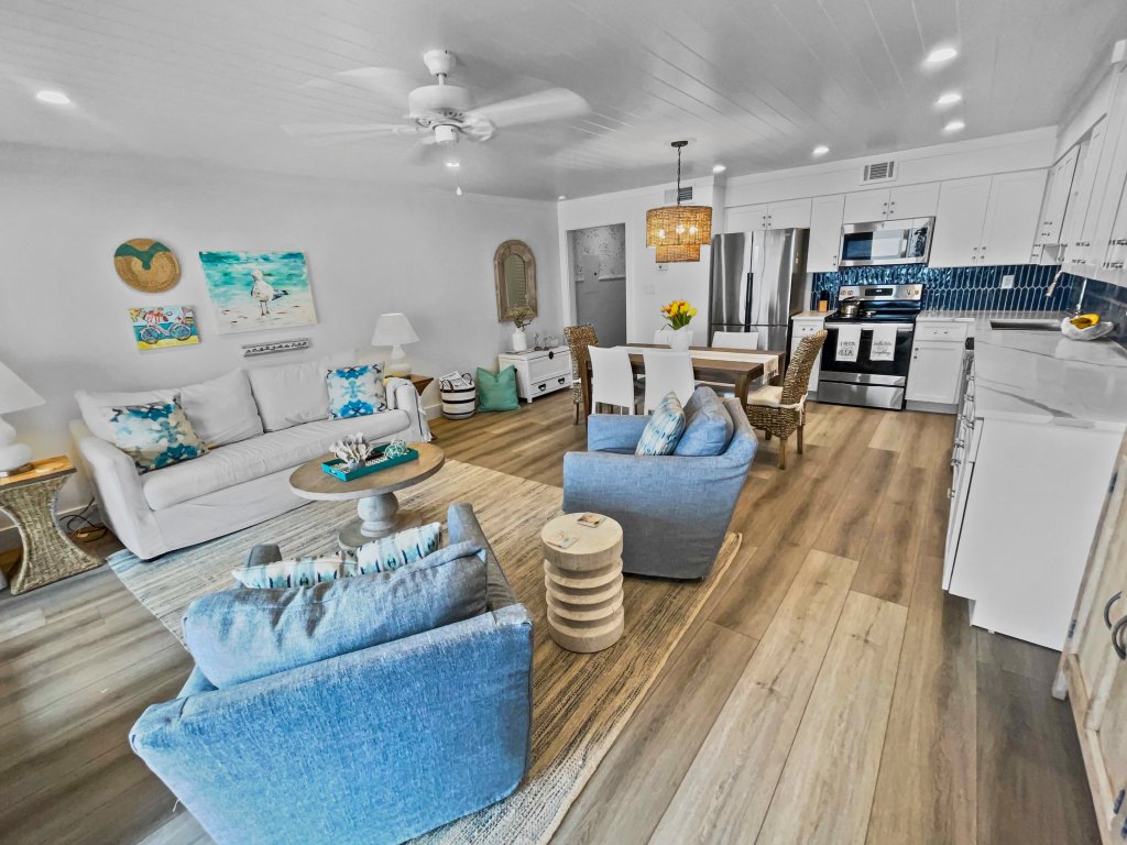 Endless Waves -208 ES Vacation Rental in Santa Rosa Beach - RedAwning