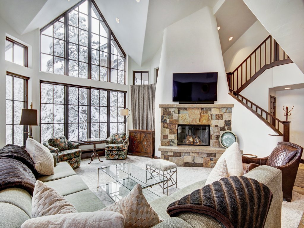 Luxury Ski-in 3 Br Penthouse Inside Pines Lodge, Sleeps 10! Vacation Rental in Beaver Creek - RedAwning