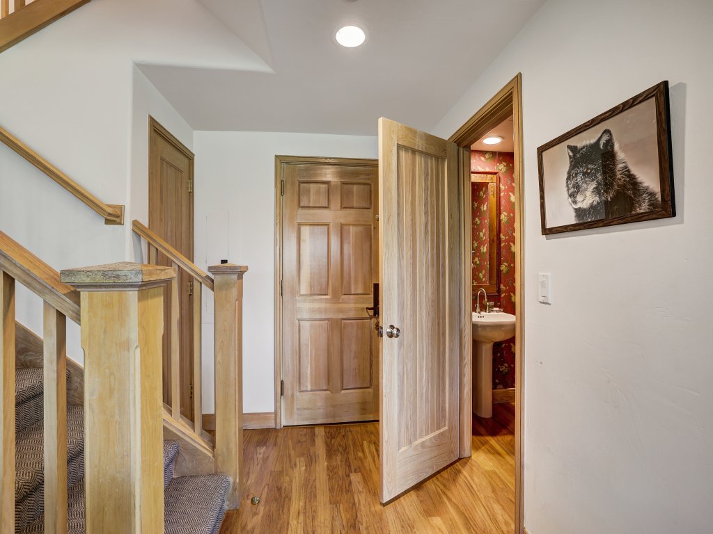 Scenic Penthouse Condo for 10, Ski In at Pines Lodge! Vacation Rental in Beaver Creek - RedAwning