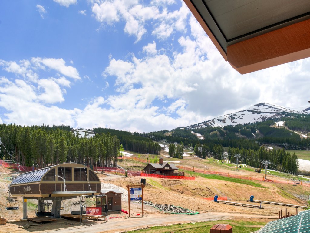 Spacious 4 Bedroom Condo Steps from Winter Activities Vacation Rental in Breckenridge - RedAwning