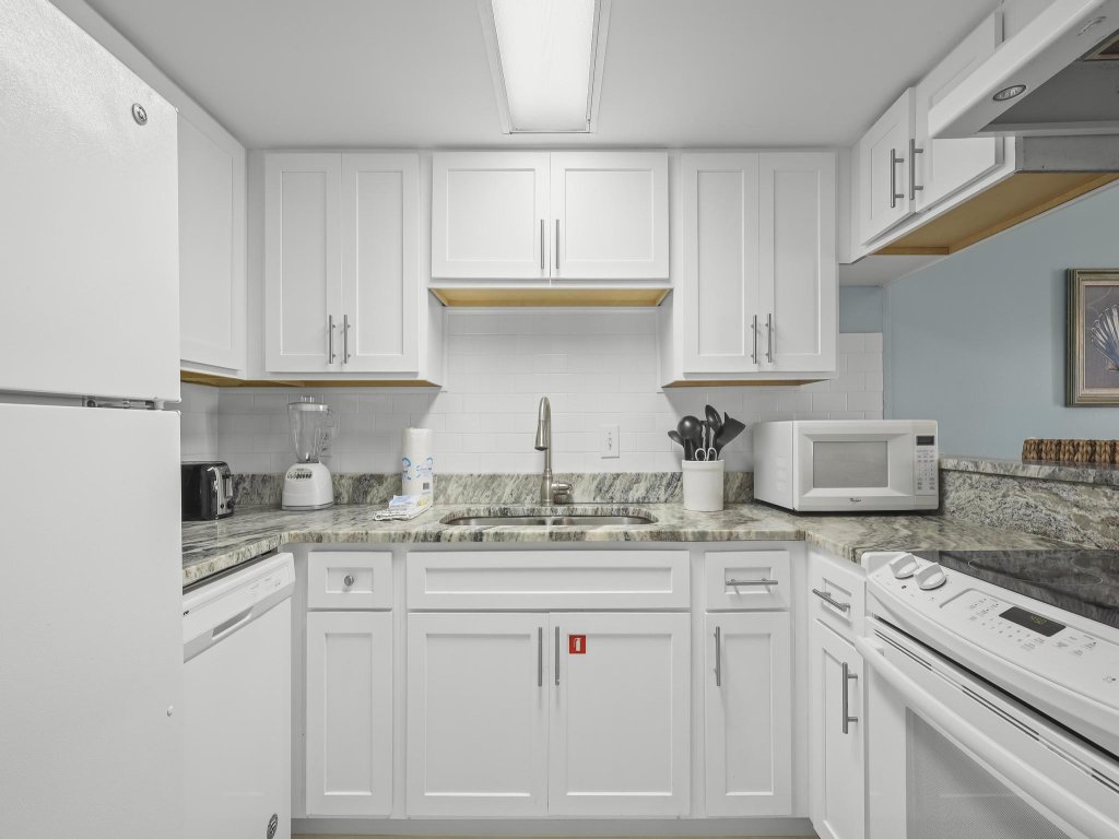 Clearwater 7C Vacation Rental in Gulf Shores - RedAwning