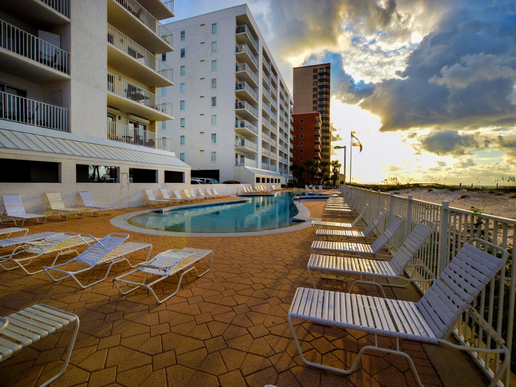Ocean House 1805 Vacation Rental in Gulf Shores - RedAwning
