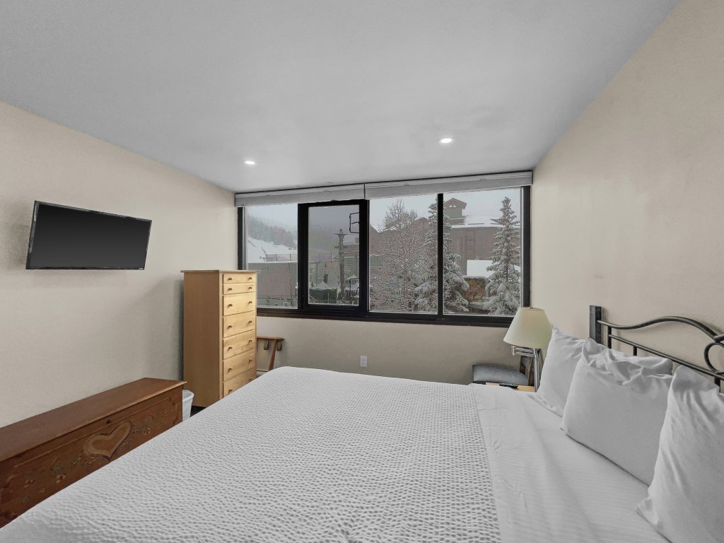 Amazing Location - Steps to American Eagle Lift - CJ202 Vacation Rental in Copper Mountain - RedAwning